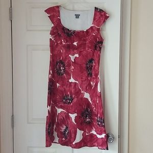 Red poppy print dress! Like new!